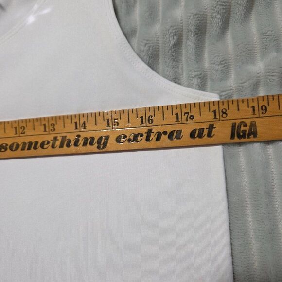 EUC CHICO'S WHITE SCOOP NECK TANK TOP SIZE 1 / WOMENS MEDIUM - Picture 14 of 15